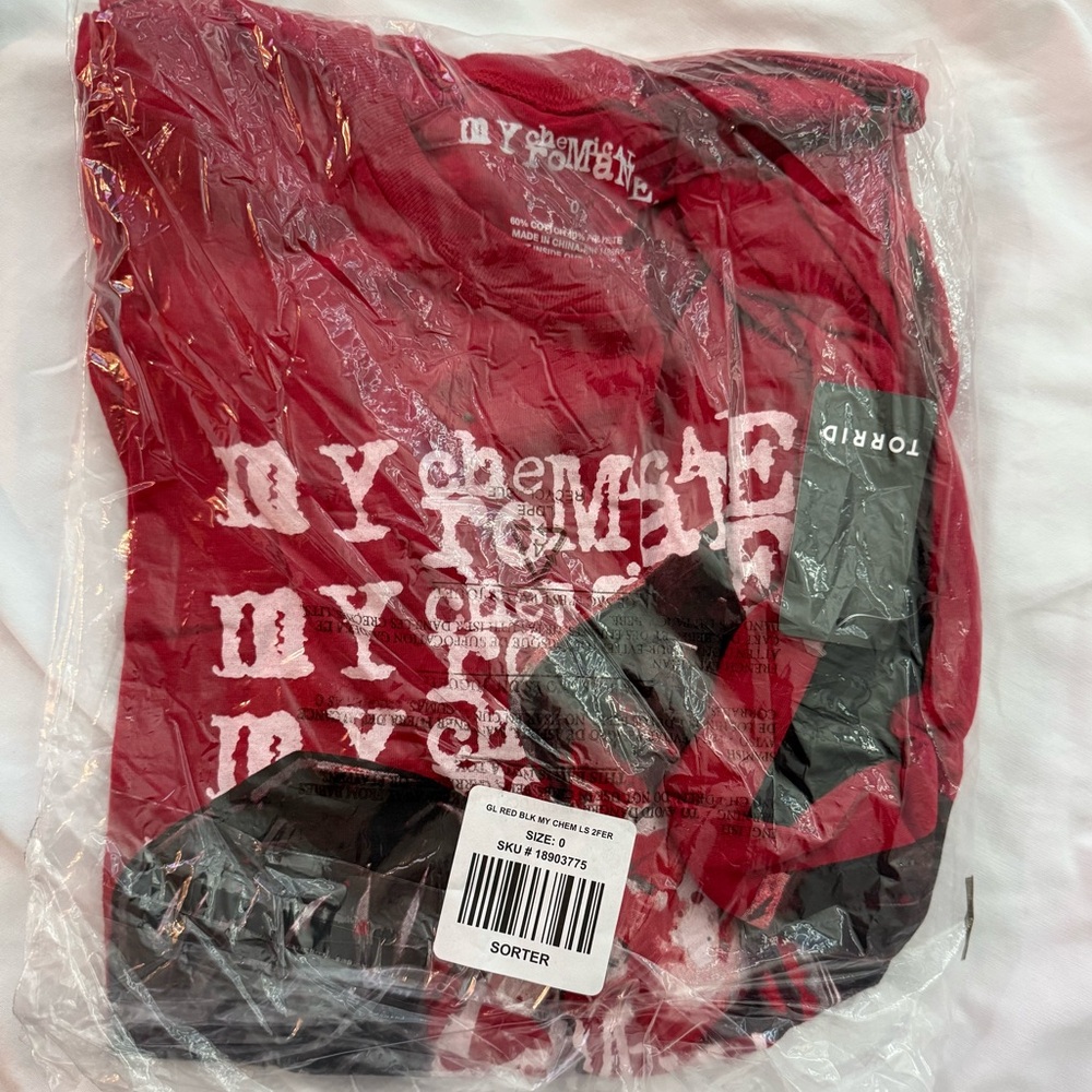 NWT Torrid Plus Size 0 My Chemical Romance MCR Red & Black Long Sleeve Band Tee